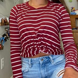 Twist hem long-sleeve crop top